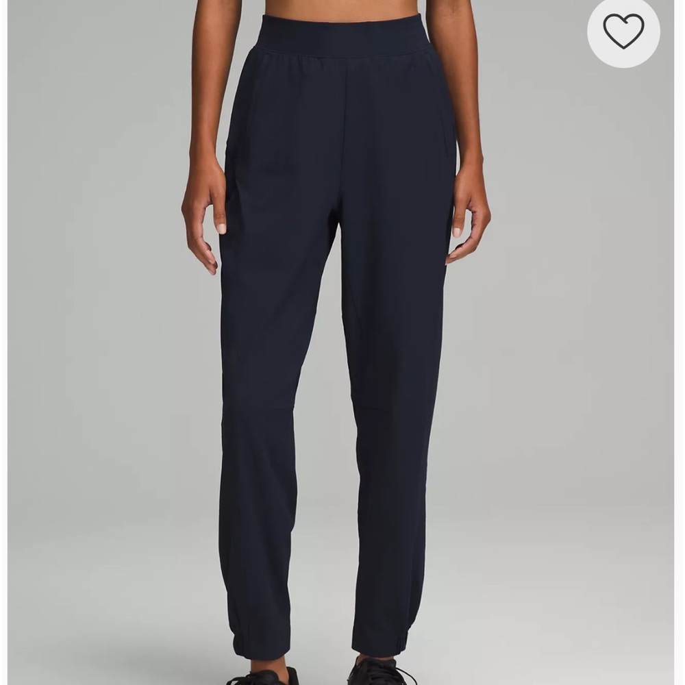 Lululemon women’s License to train high rise pant 10 navy